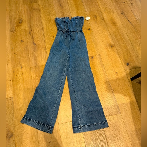 Free People NWT CRVY Femme Fatale One Piece Denim Jumpsuit - Size 6 🌷🌼 - Picture 2 of 9